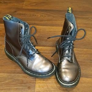 Dr Martens doc martens pewter rubber sole boots